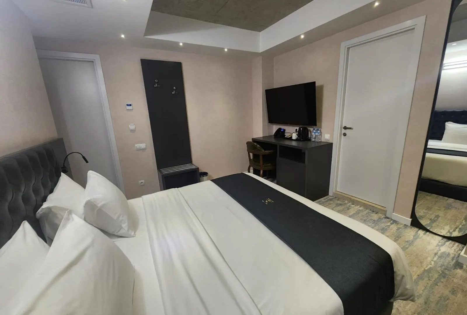 Mi24T Hotel Tbilisi 5*,  グルジア
