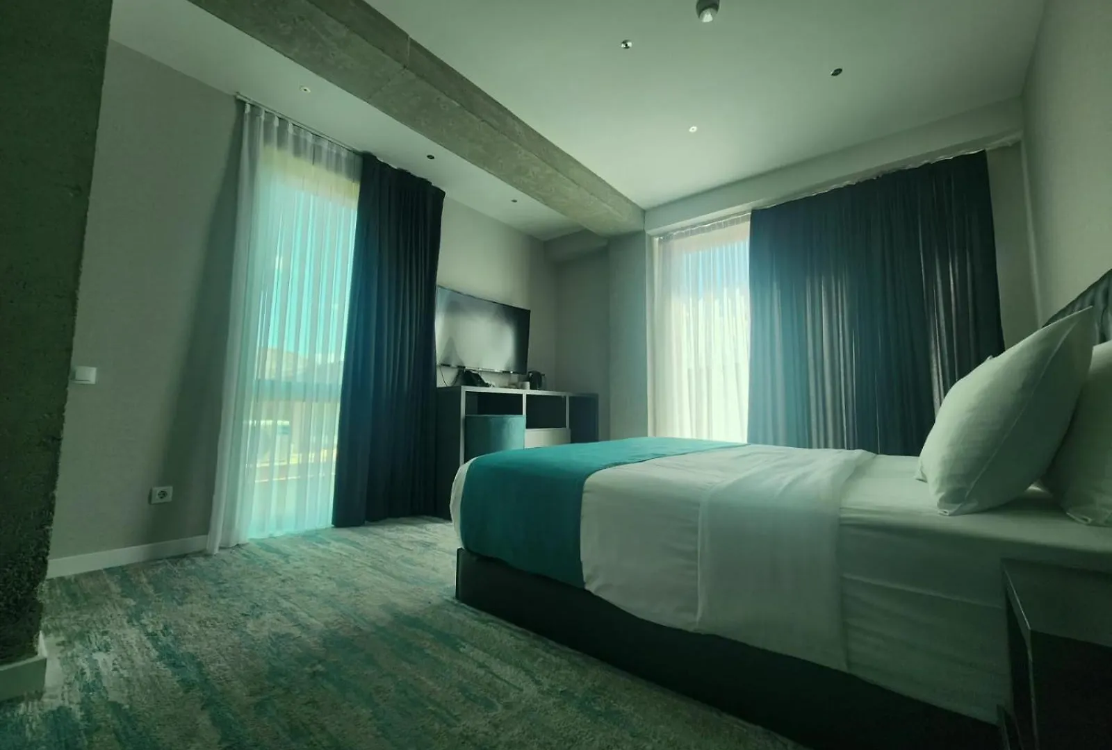 Mi24T Hotel Tbilisi 5*,  グルジア